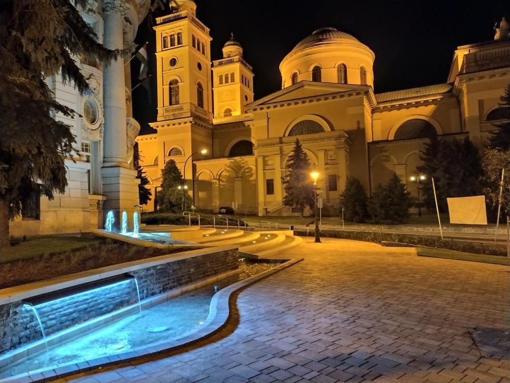Oazis Apartman Eger Exterior photo
